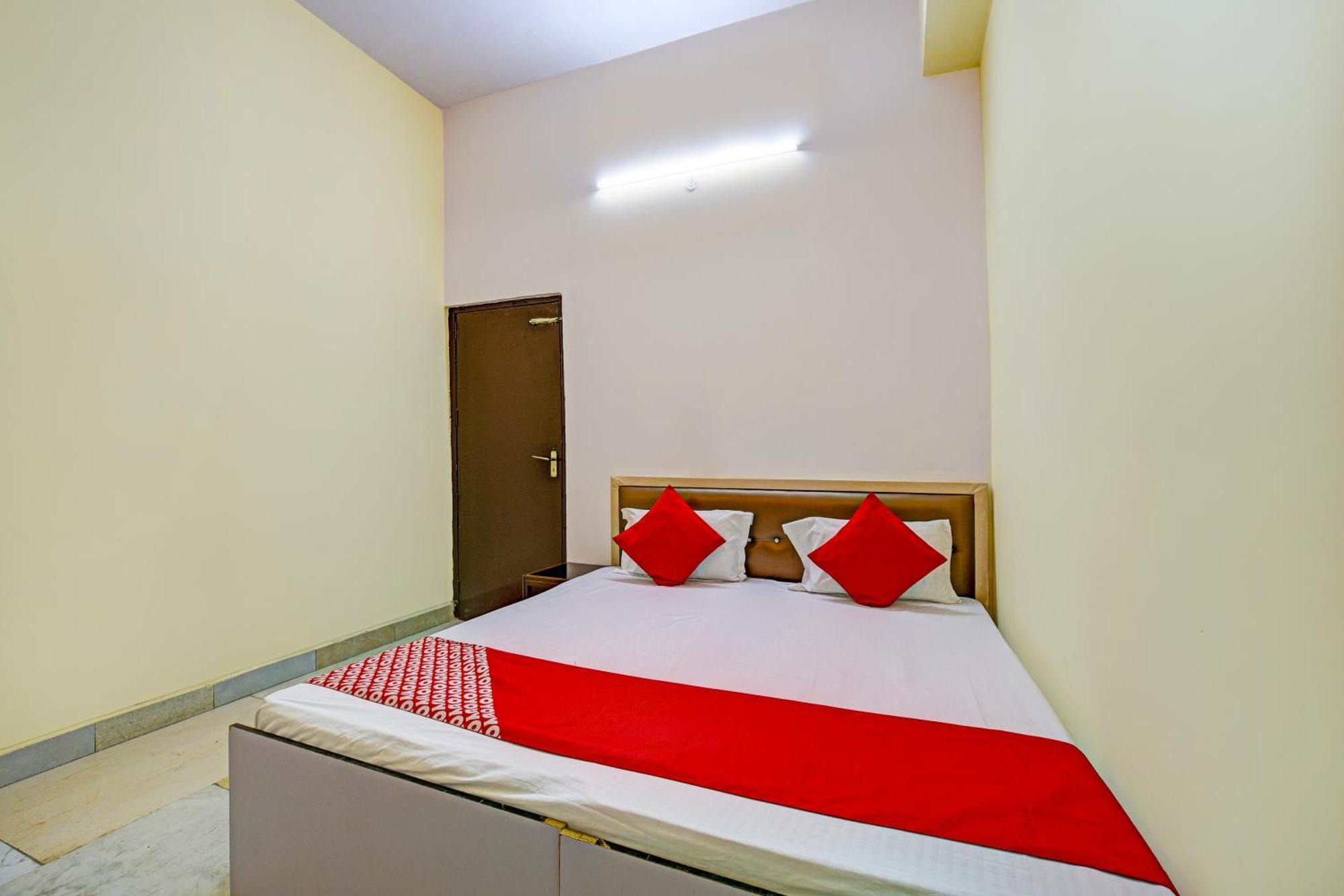 Hotel O Aj Star Hotel Faridábád Kültér fotó